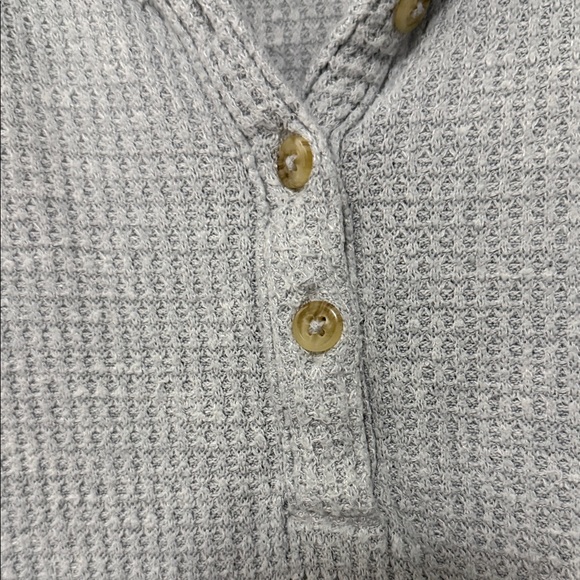AE Gray Waffle Knit Henley Pullover - Picture 3 of 4